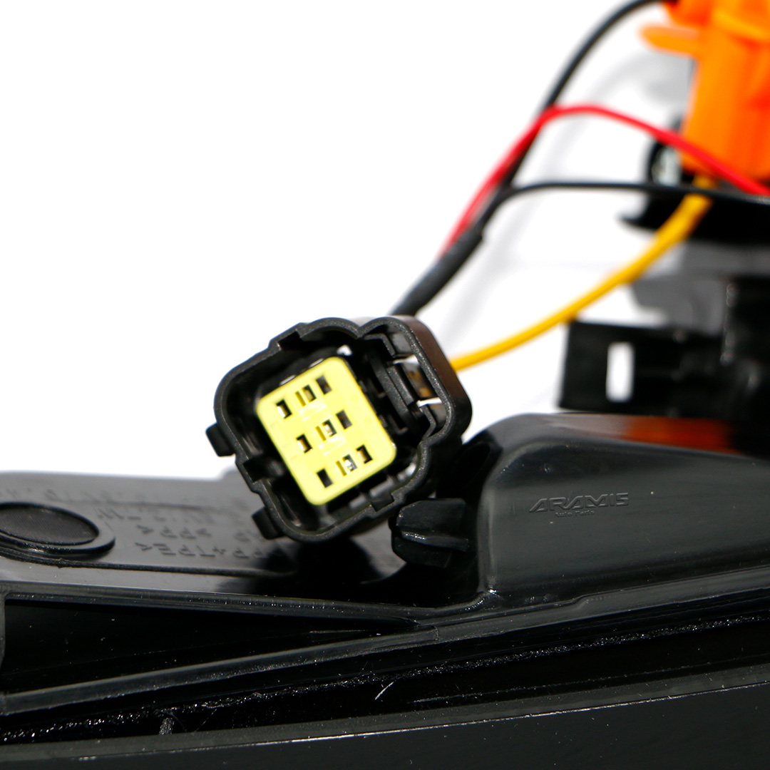 چراغ خطر عقب چپ روی گلگیر چانگان CS55 Plus