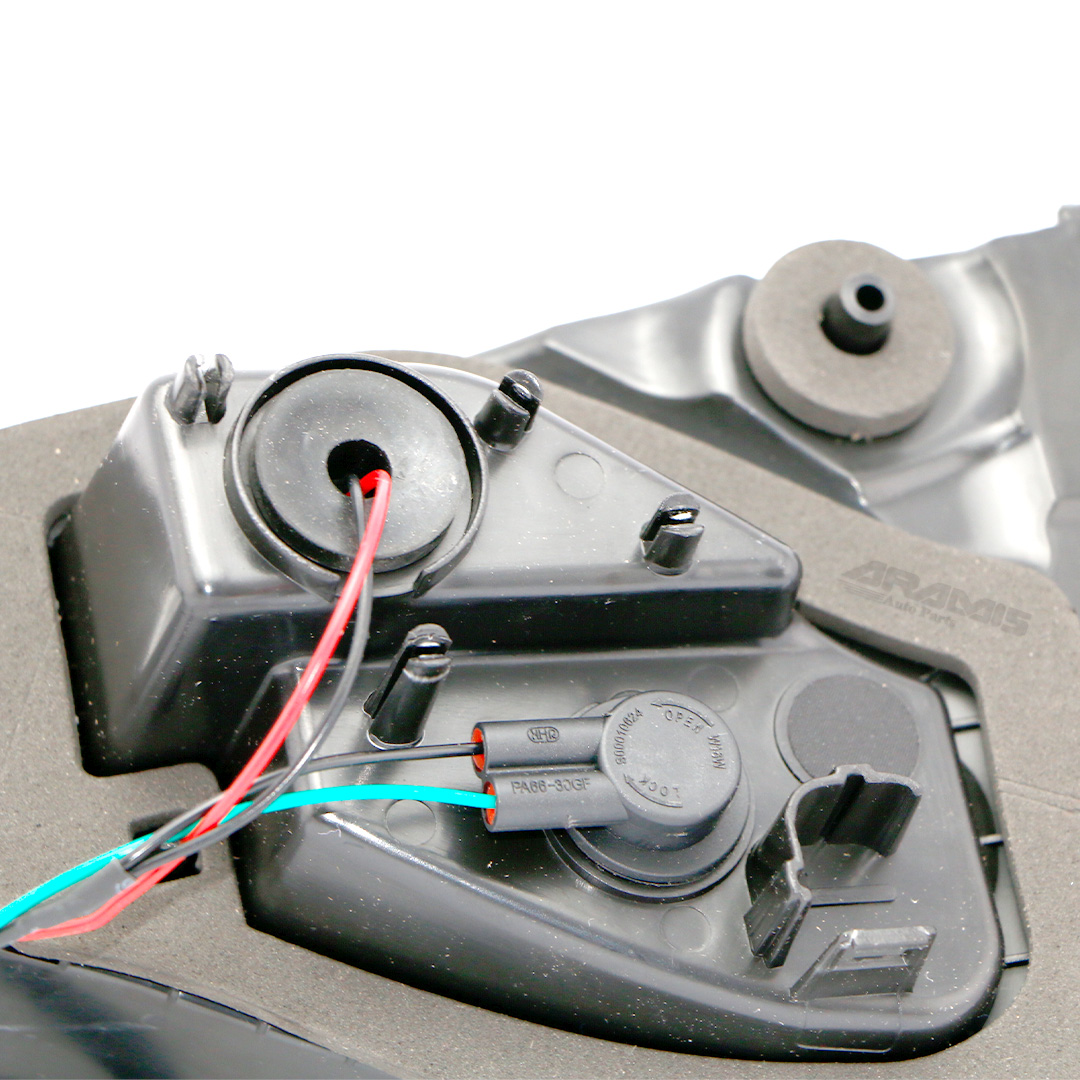 چراغ خطر عقب چپ روی صندوق چانگان CS55 Plus