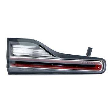 چراغ خطر عقب راست روی صندوق چانگان CS55 Plus