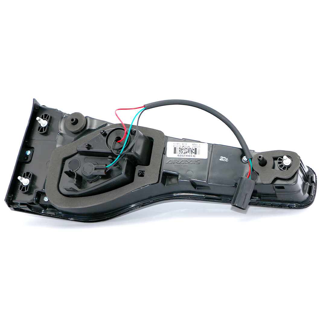 چراغ خطر عقب راست روی صندوق چانگان CS55 Plus