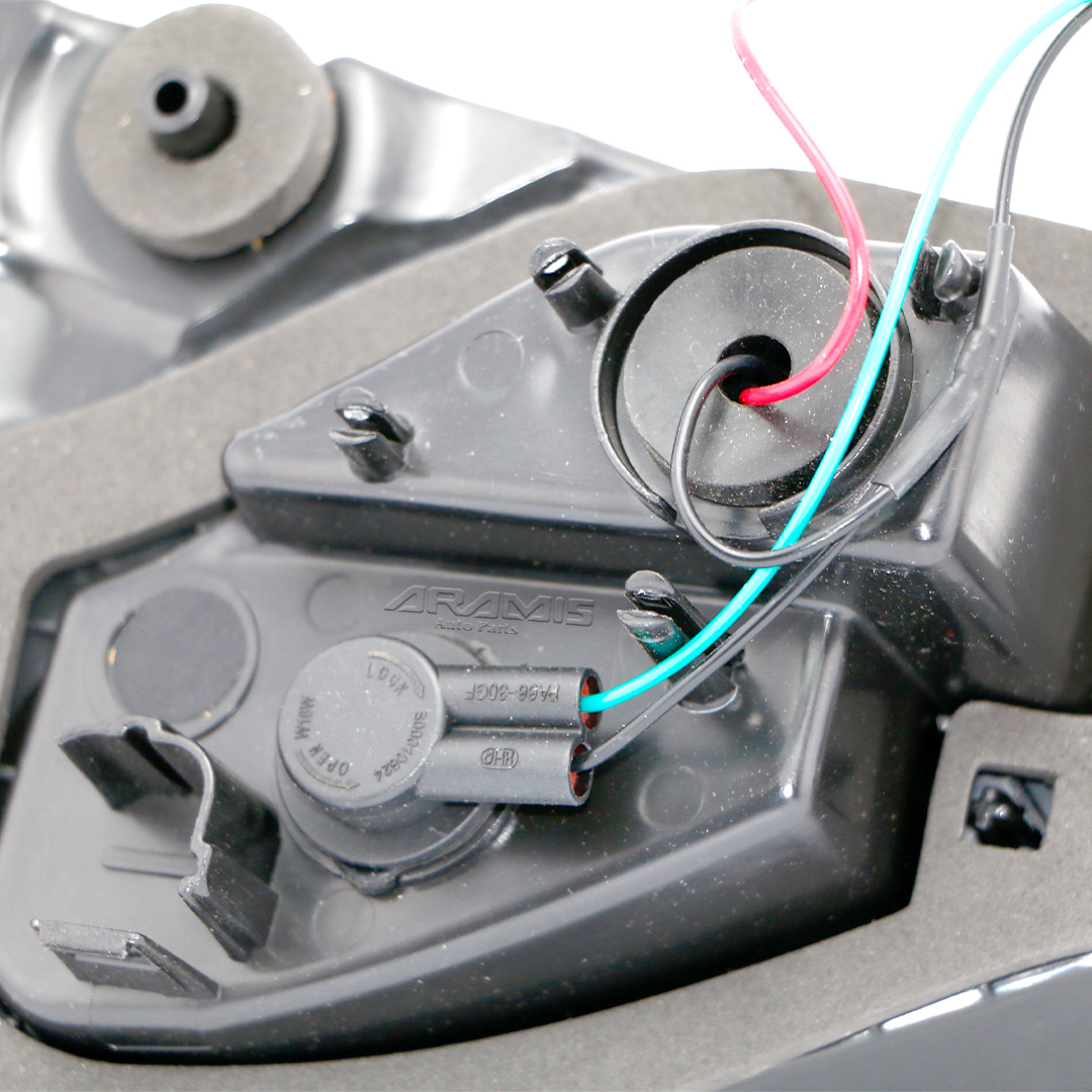 چراغ خطر عقب راست روی صندوق چانگان CS55 Plus